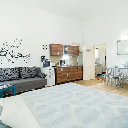 Blue Danube Studio Apartman *
