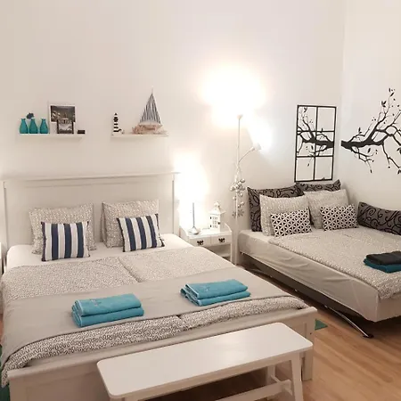 Blue Danube Studio Apartman * Boedapest